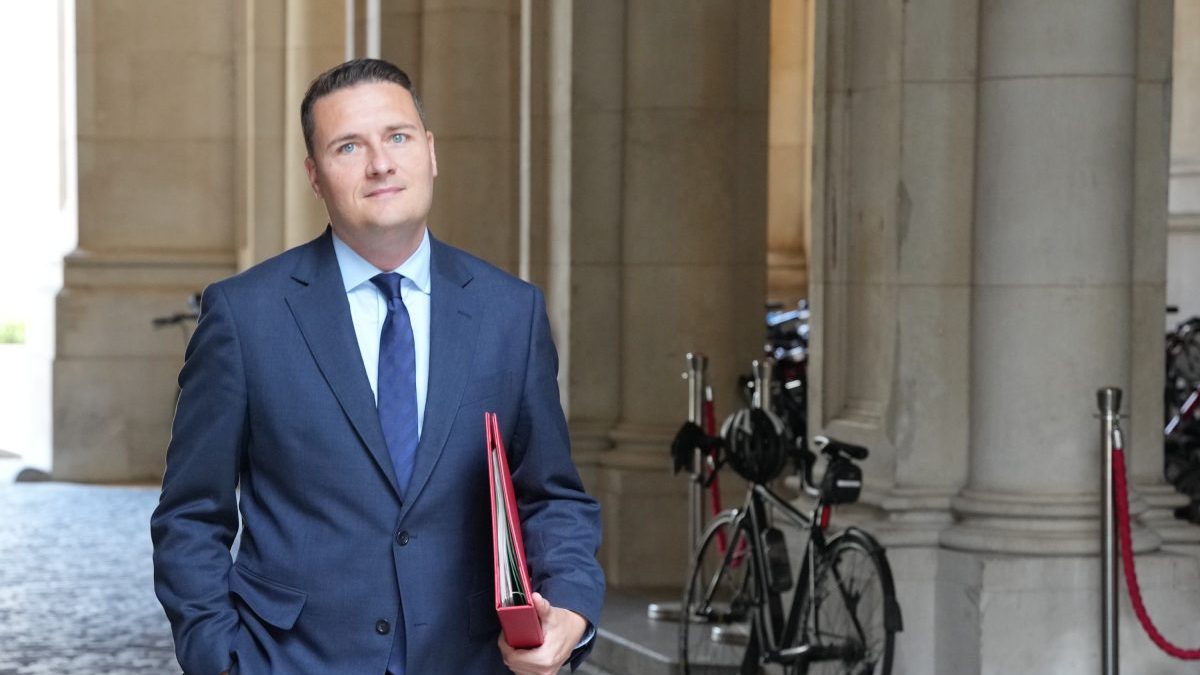 Sue Gray 'hiding Lord Lucan and shot JFK' Wes Streeting jokes amid row over pay