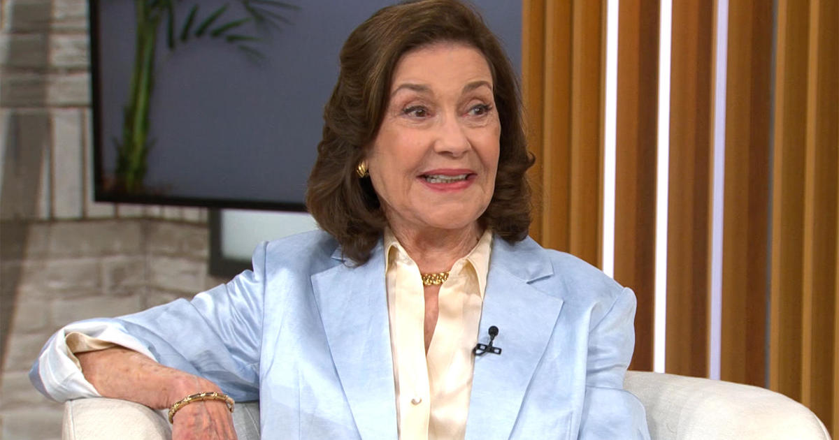 Kelly Bishop on new memoir, why she enjoys playing strong women like Emily Gilmore