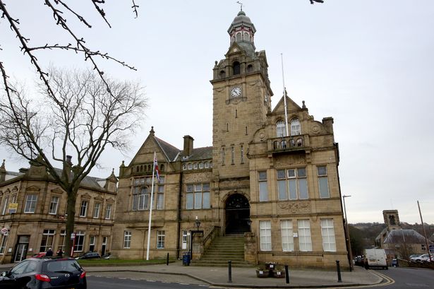 Closure of Cleckheaton town hall a "huge blow" to thousands, as residents call for re-opening