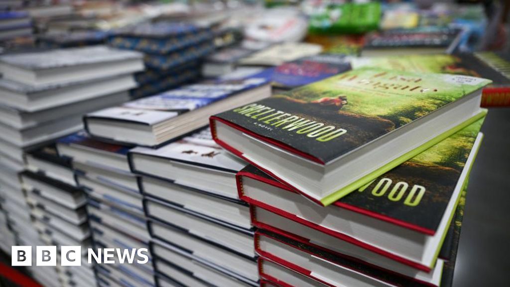 Publishers try skinnier books to cut CO2