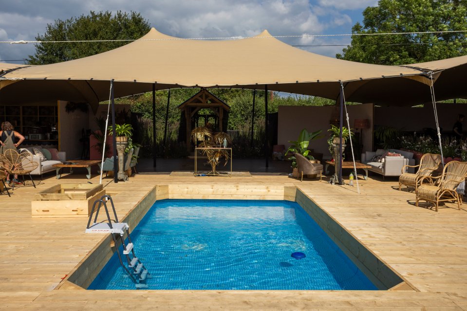 There is even a swimming pool for guests to soak in after a long day in the field