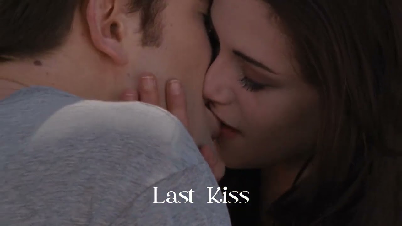 first Kiss VS last Kiss of Bella Swan and Edward Cullen (Twilight)