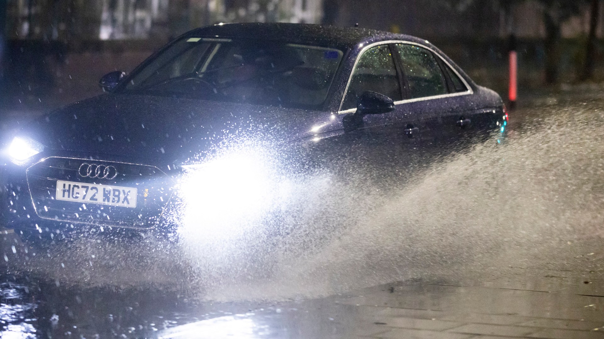 UK weather: Urgent travel warning with 4 INCHES of rain to hit, says Met Office as summer officially comes to an end