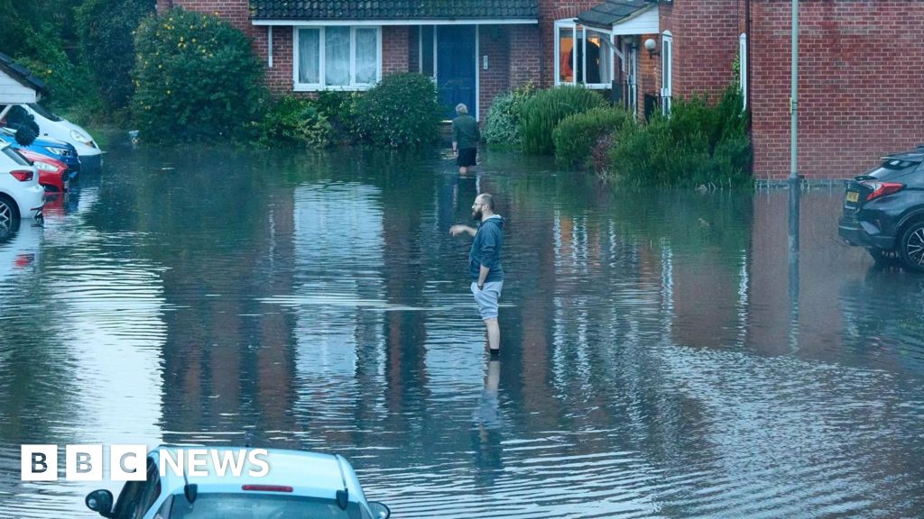 Gloucestershire school and leisure centres close after flooding