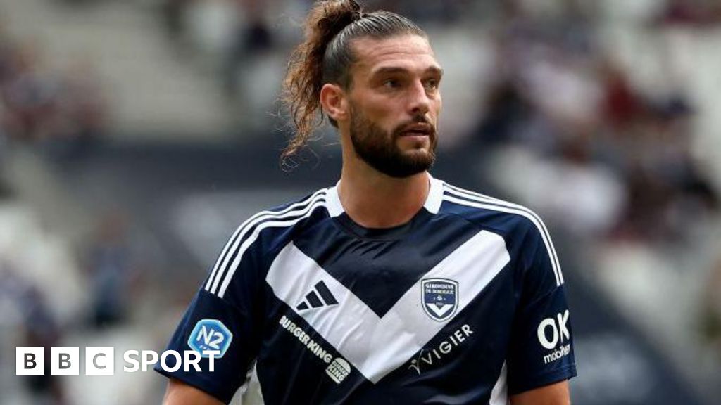 Andy Carroll: Bordeaux striker wants to play 'until 40' after joining French fourth tier club