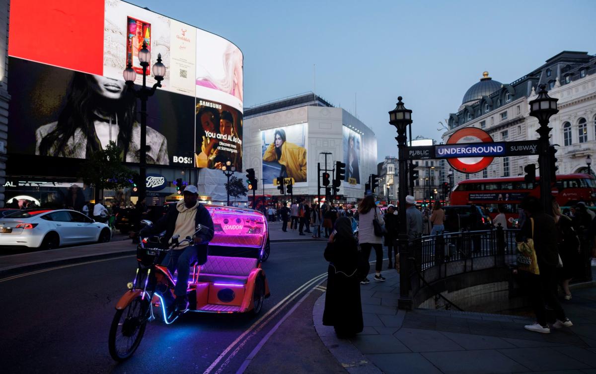 London rickshaws rip off customers by charging up to £1,300 for half a mile trips