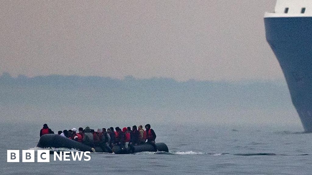 Eight dead after Channel migrant crossing