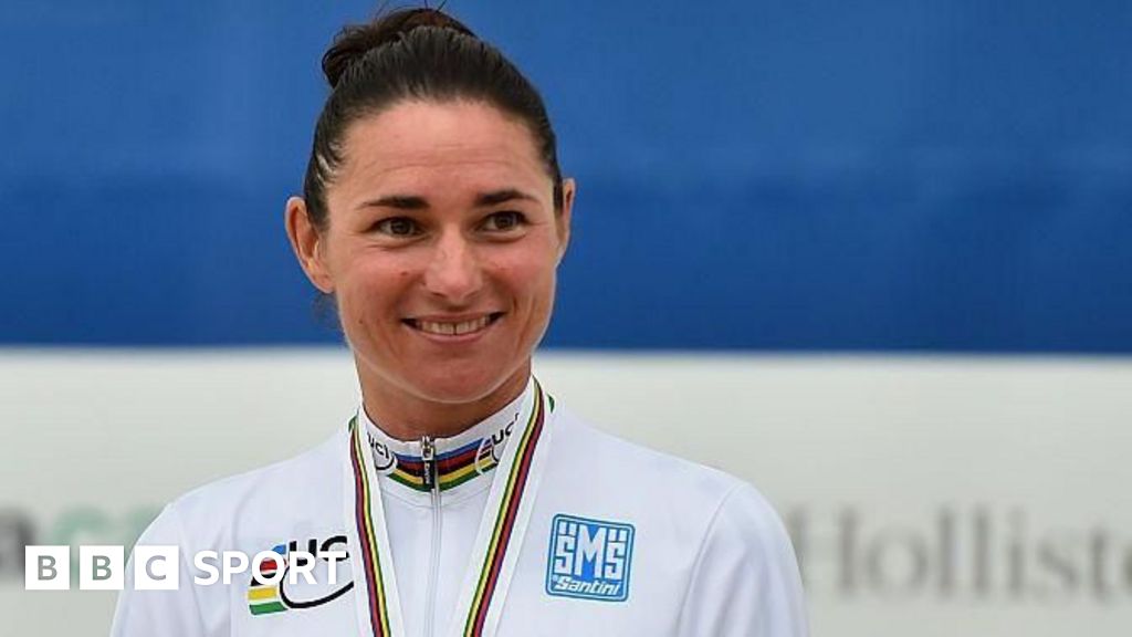 Great Britain's Sarah Storey retains women's C5 world road race title