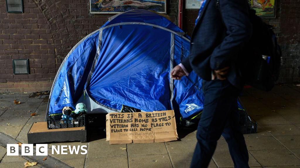 Keir Starmer says all military veterans will get homes