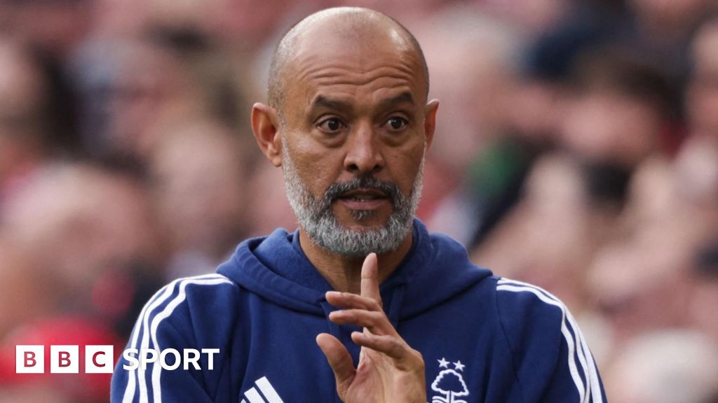 Nuno Espirito Santo: Nottingham Forest boss criticises referee for 'bad day'