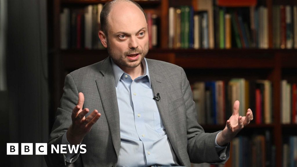 Vladimir Kara-Murza vows to return home to Russia after prisoner swap