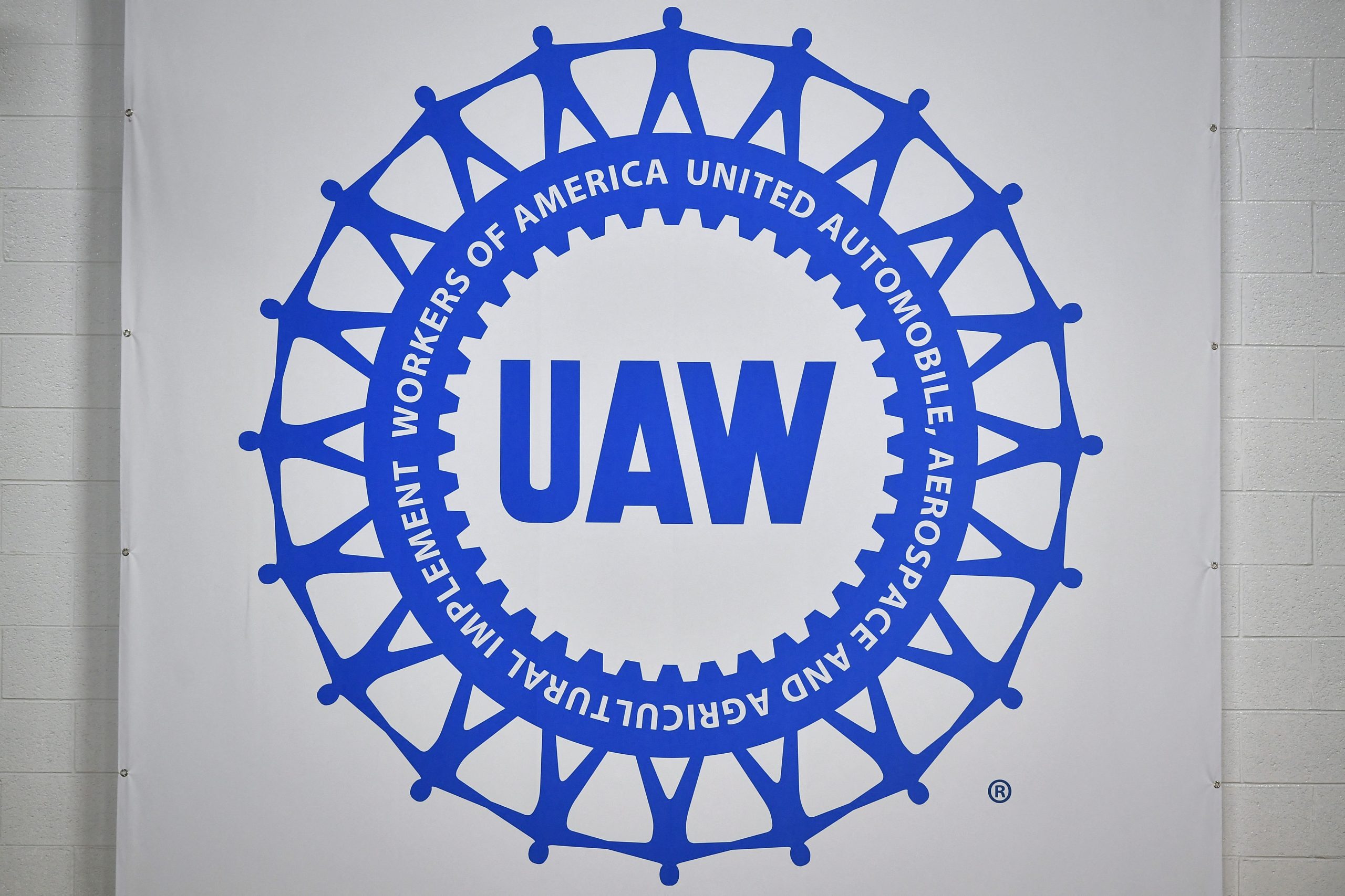 workers at second southern auto industry plant join UAW