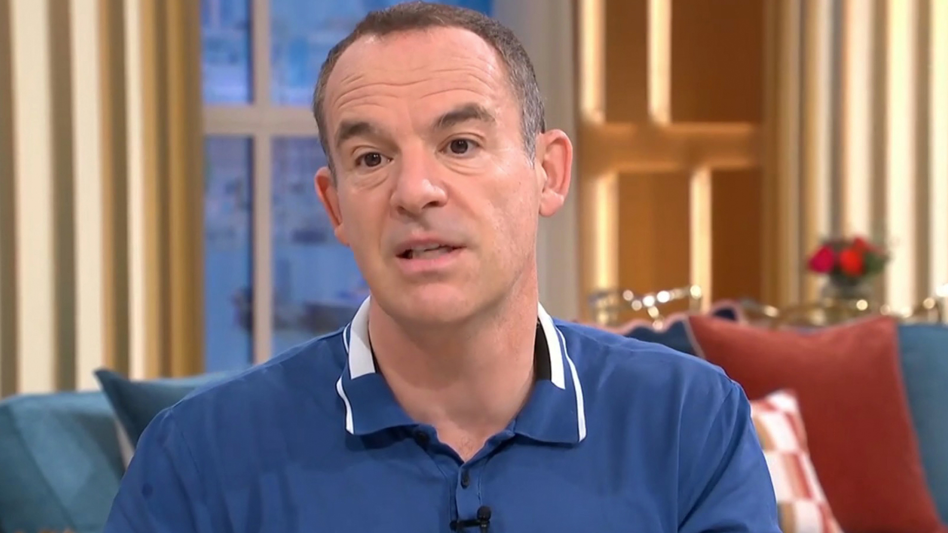 Watch Martin Lewis reveal three ways to get cashback on Christmas spending worth £100s