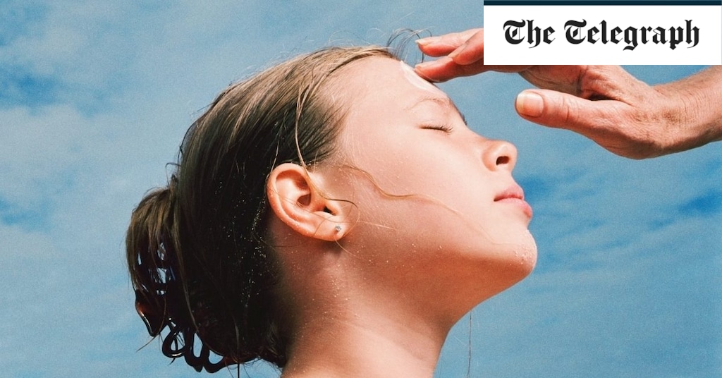 8 top tips for applying sun cream during a summer heatwave