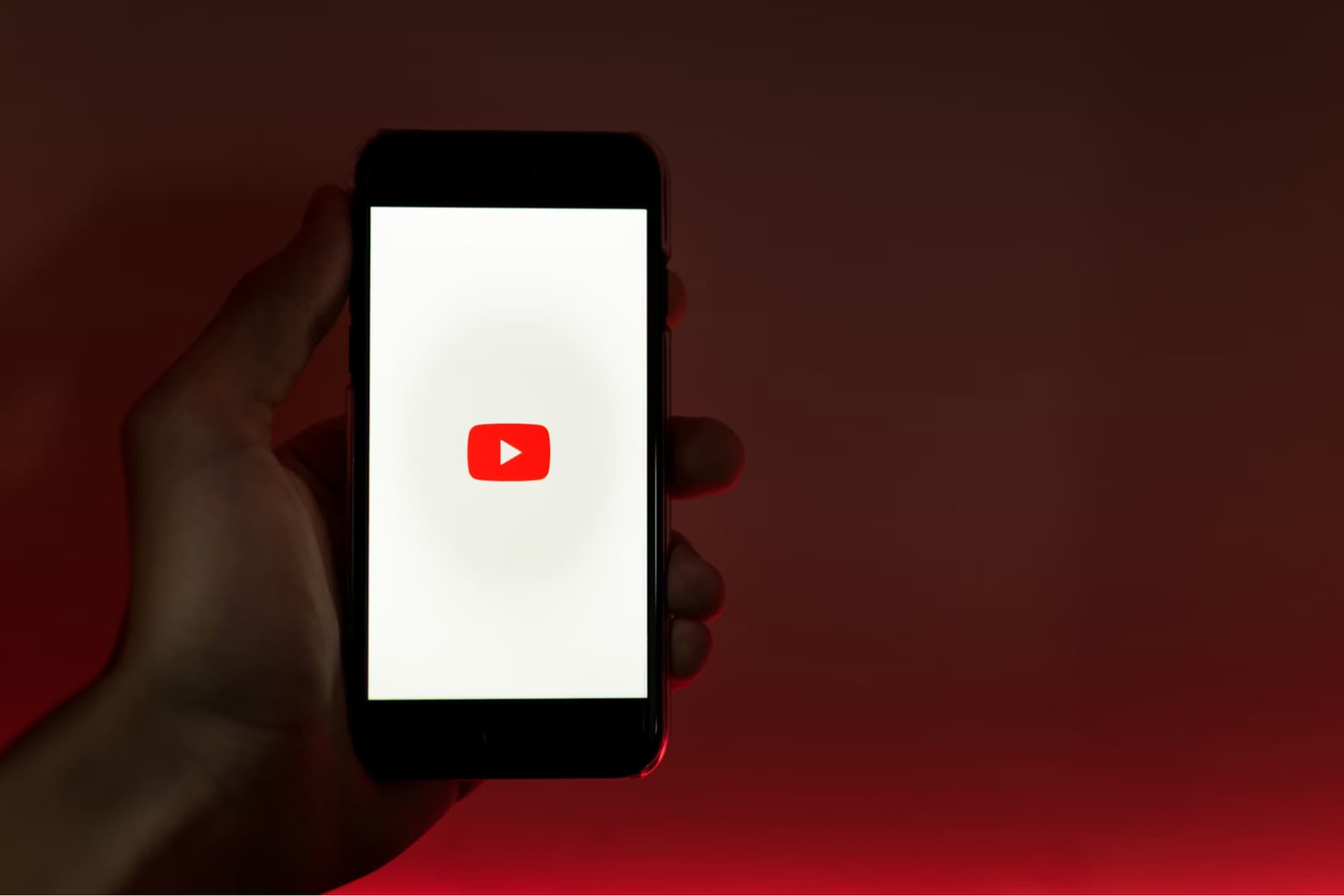 Featured image for YouTube Premium subscribers on Android now get conversational AI