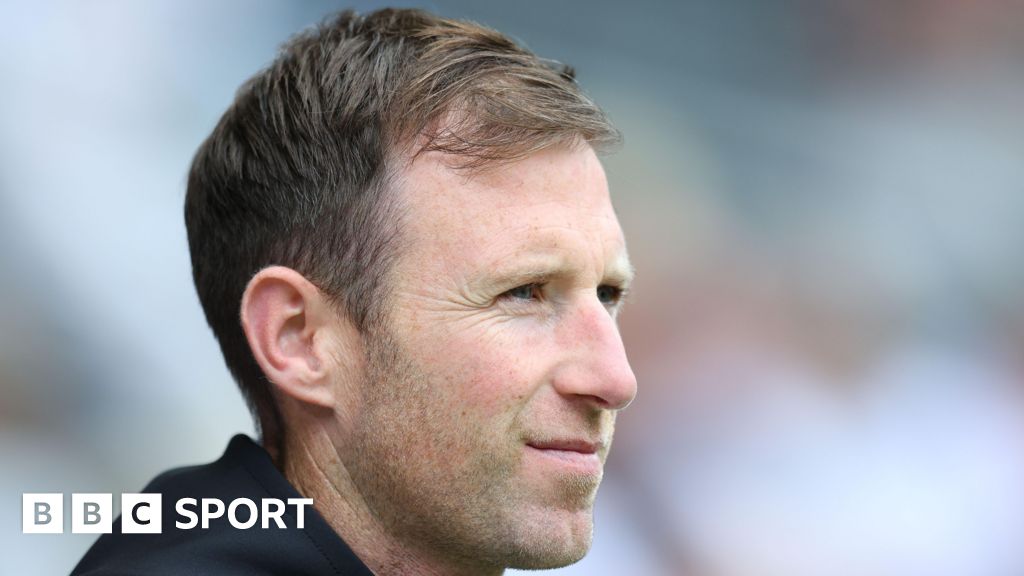 Mike Williamson: Carlisle United appoint MK Dons boss as head coach