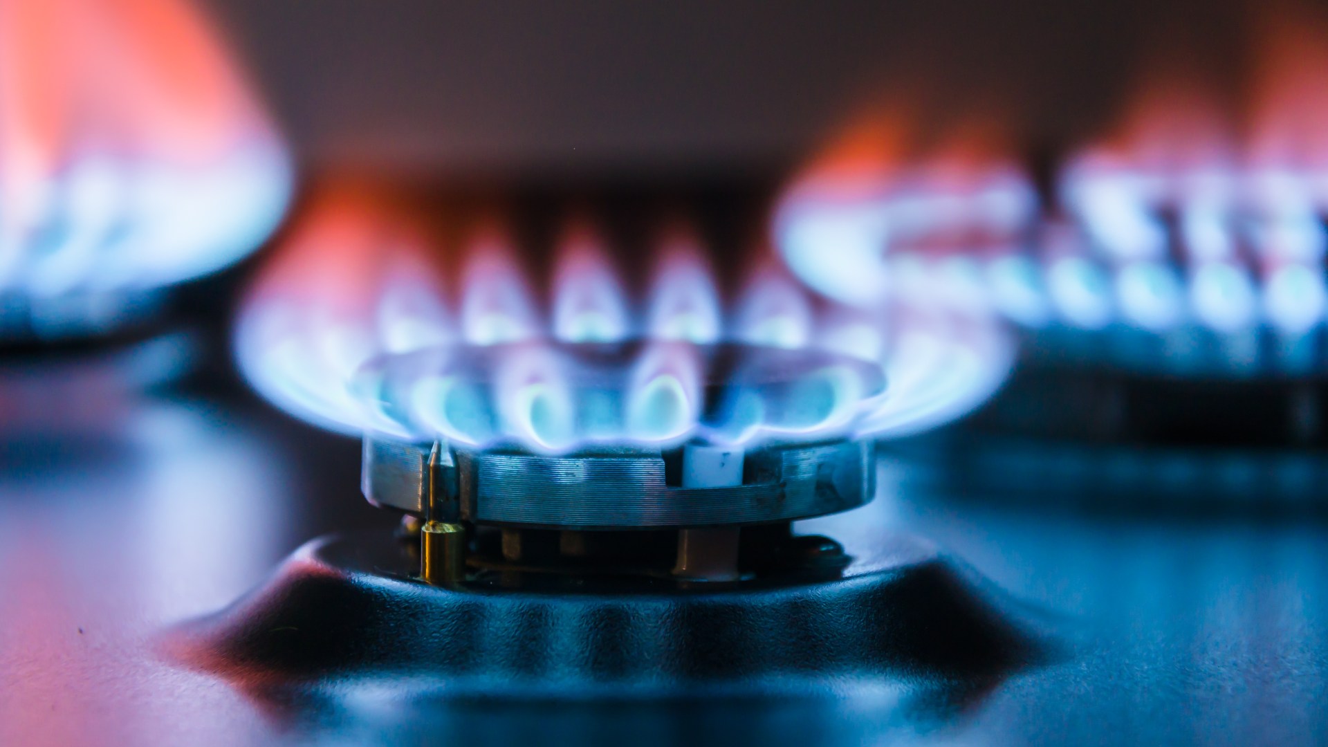 Major energy supplier with 6.8million customers to make £150 automatic payments to thousands starting next month