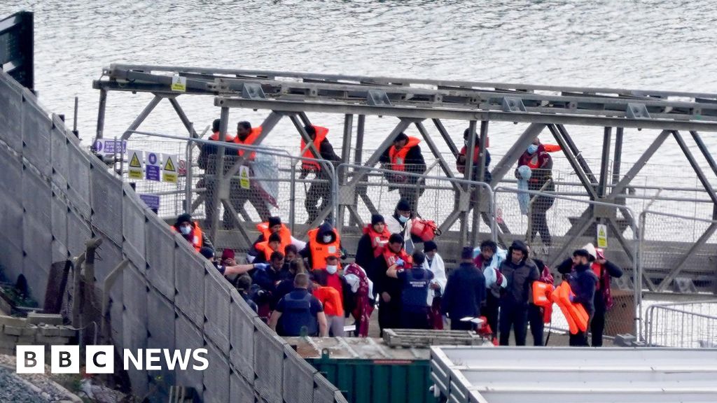 Over 700 people crossed the Channel on Saturday