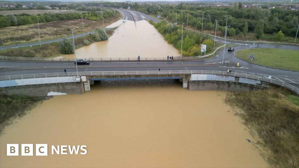 A421 submerged by flood water in Bedfordshire