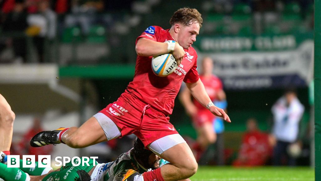 United Rugby Championship: Scarlets claim draw against Benetton