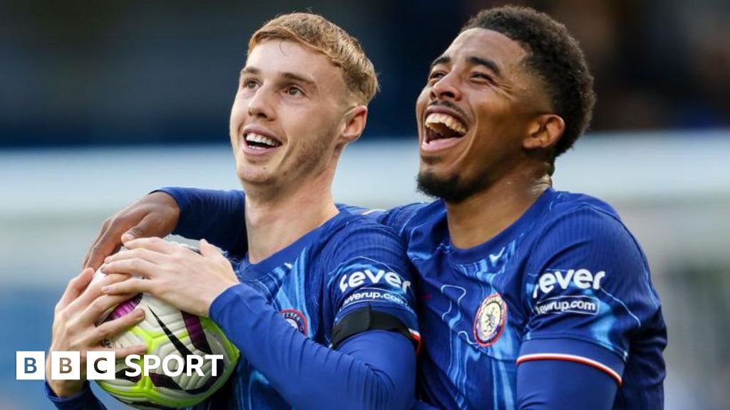 'Like Bergkamp & Van Persie' - Cole Palmer makes history at Chelsea