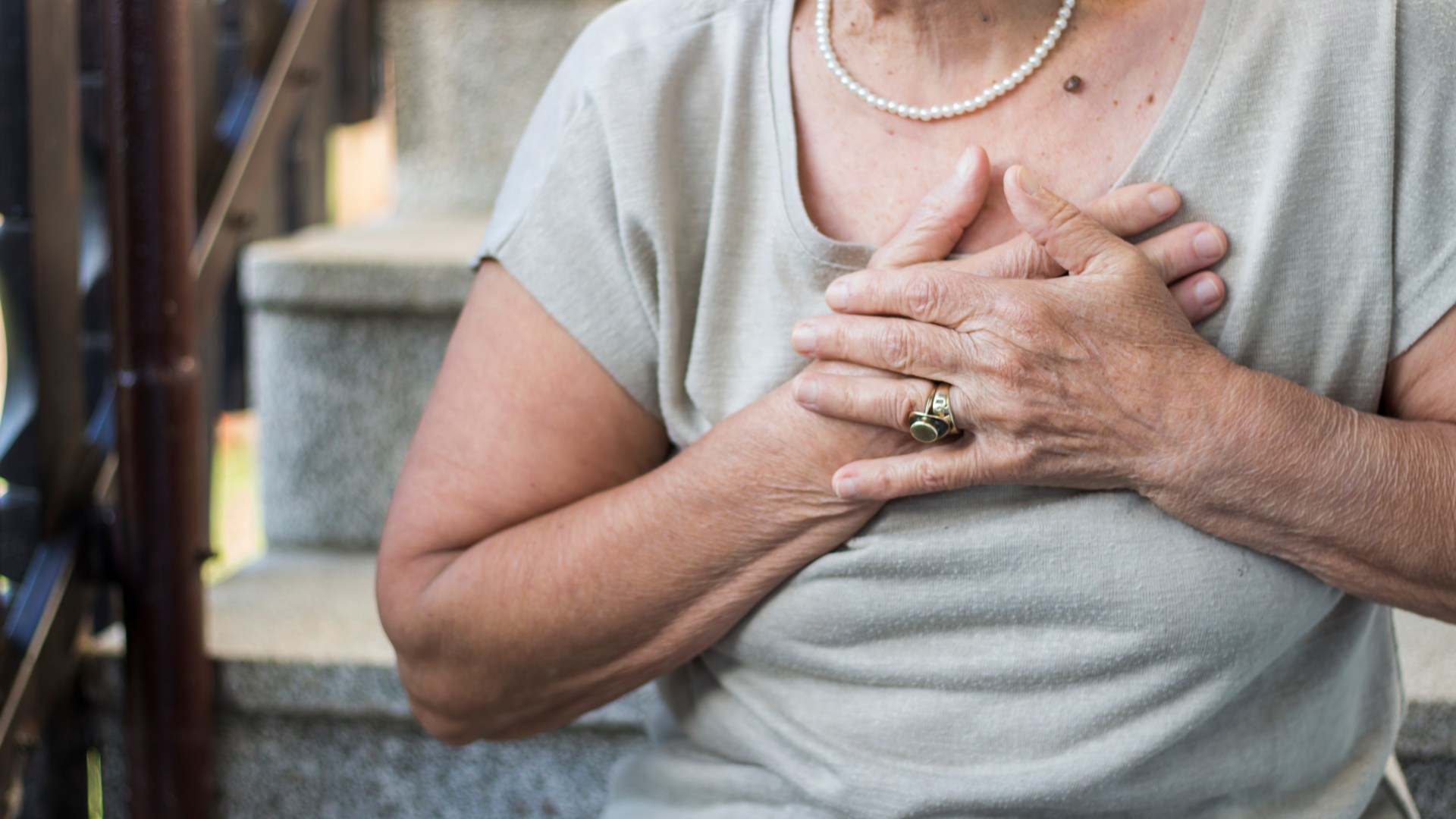 The 7 subtle signs of a heart attack no woman should ever ignore - from odd pains to 'pressure'