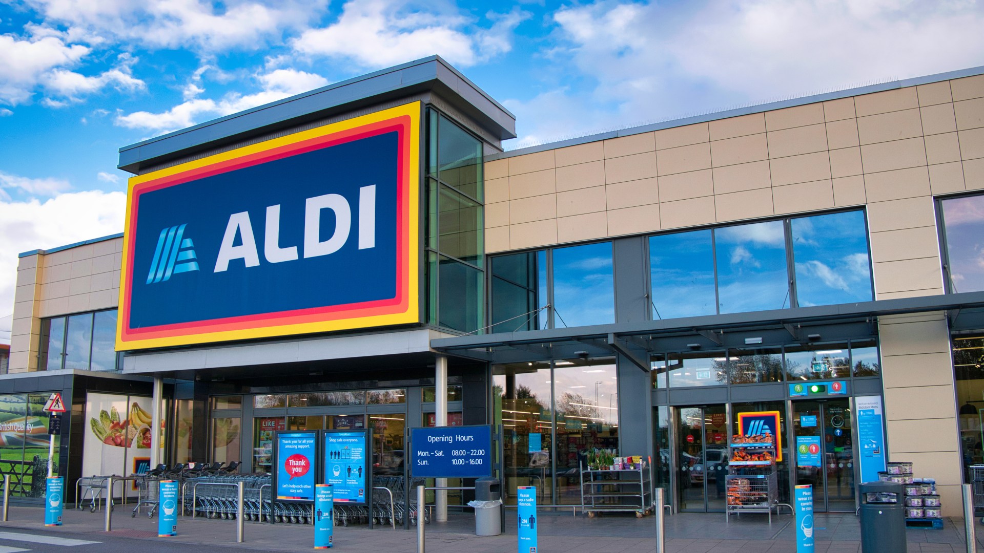 Aldi shoppers rush to buy garden essentials scanning for just 29p that are perfect for entertaining kids