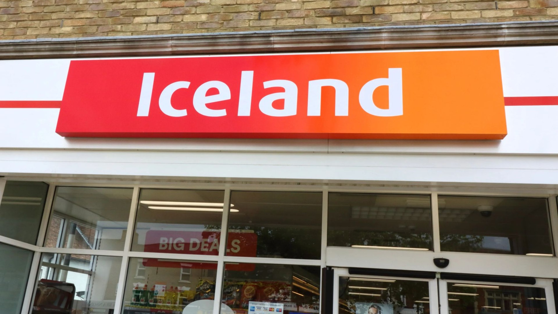 Shoppers are rushing to Iceland to stock their freezer as supermarket’s offer any 10 for £10 is back – The Sun