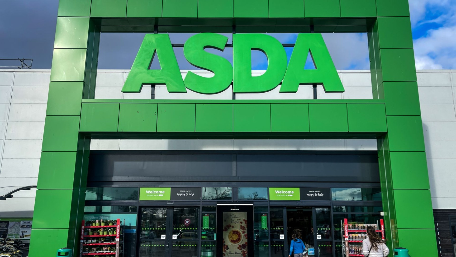 Chocolate fans rushing to ASDA to grab limited Cadbury favourites for just 60p