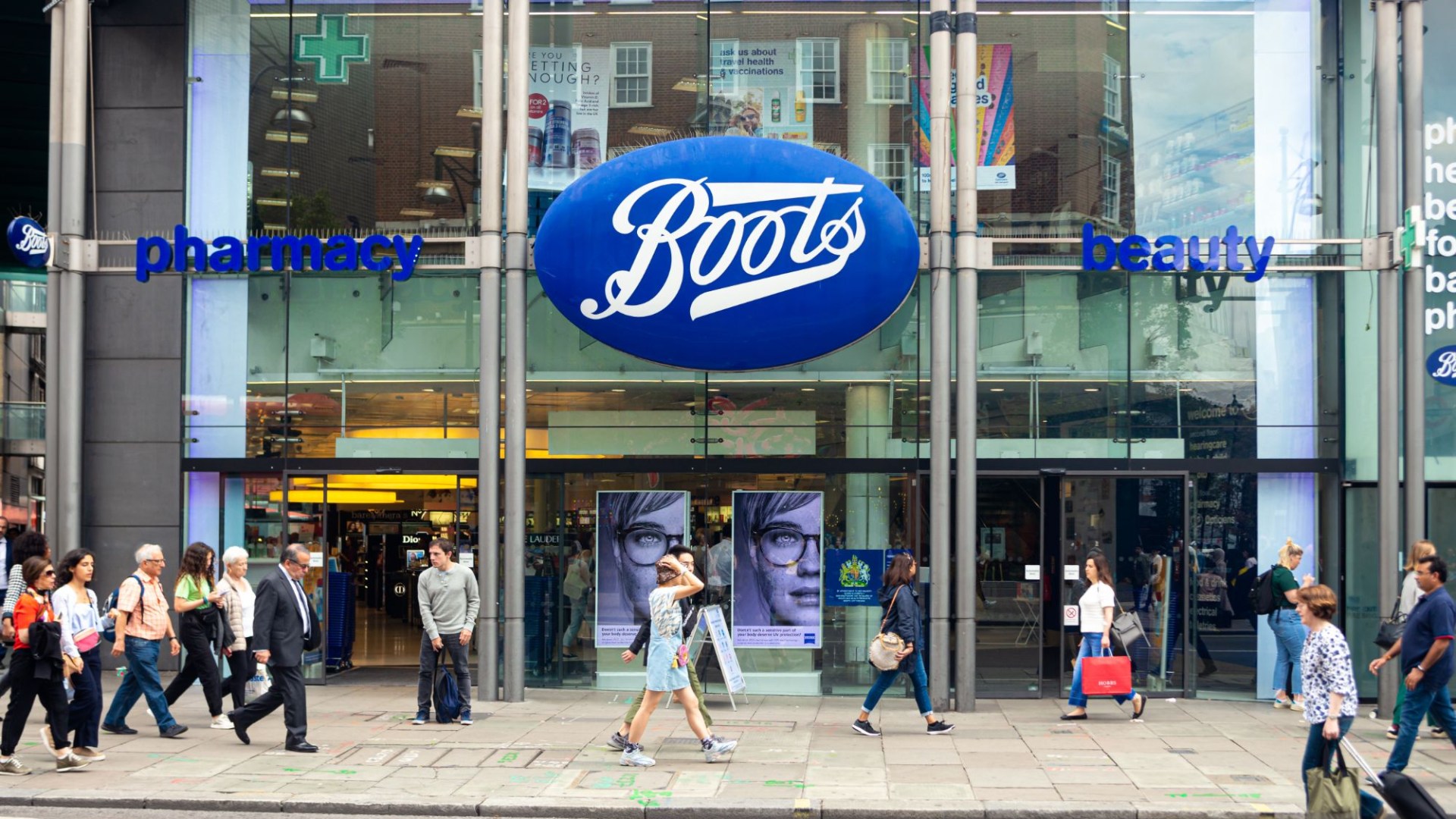 Martin Lewis shares trick to get 30% off Boots No7 products