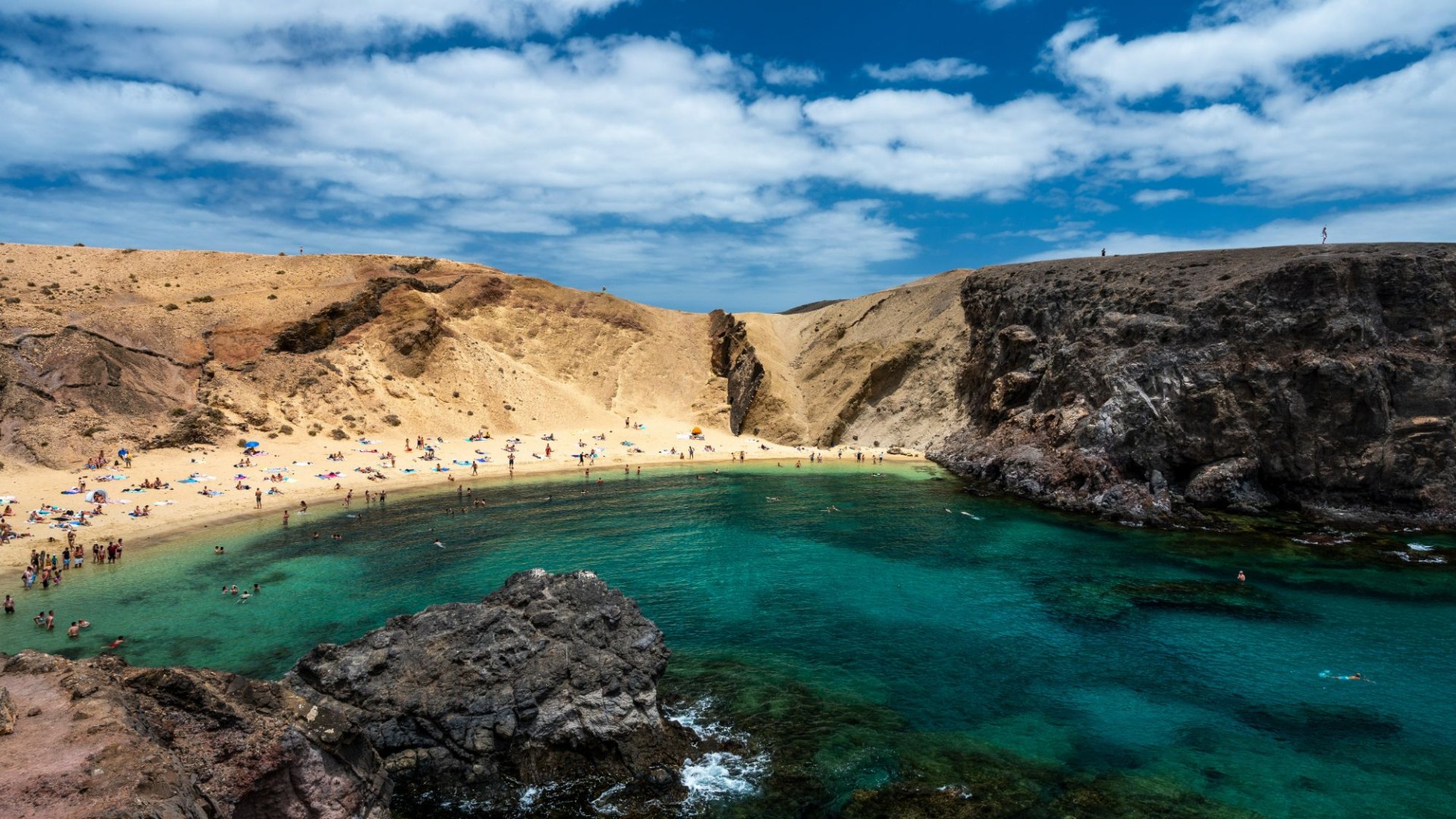 Body of missing Brit tourist 'found at entrance of nature park' in Lanzarote after he got lost while hiking