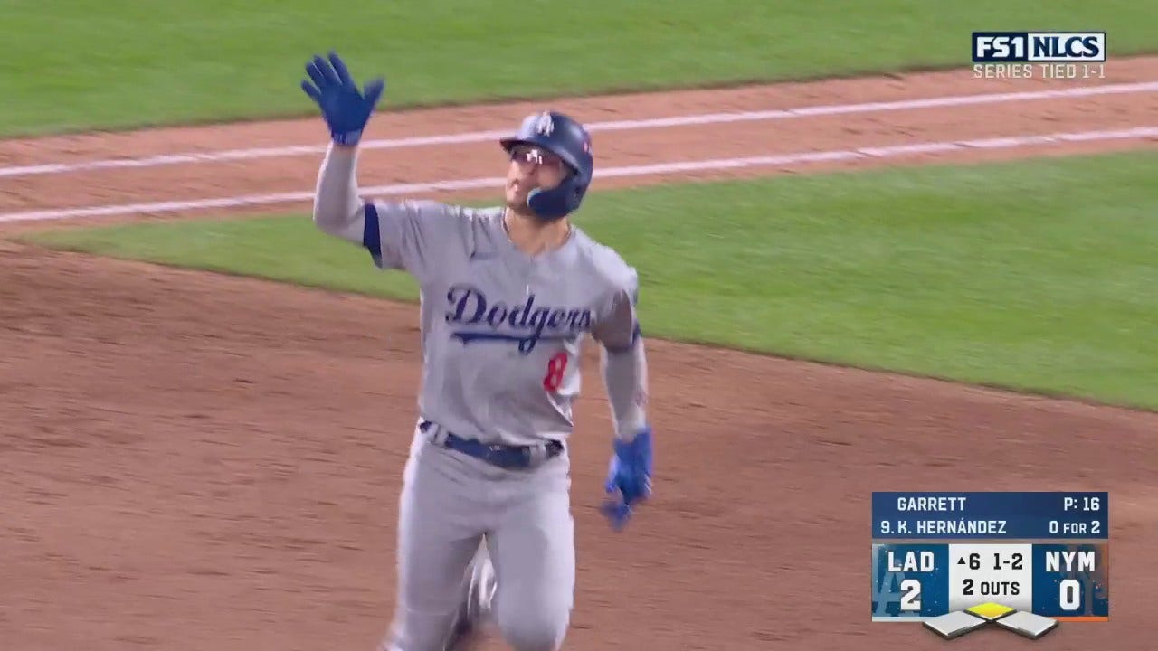 Kiké Hernández crushes a two-run homer to extend Dodgers