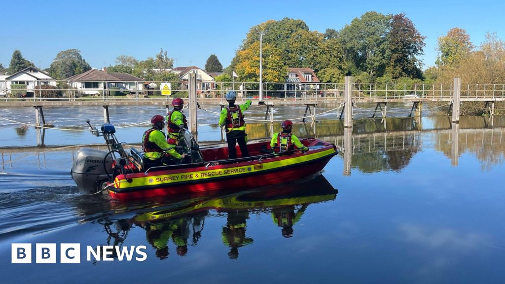 One missing and five rescued after boat capsizes