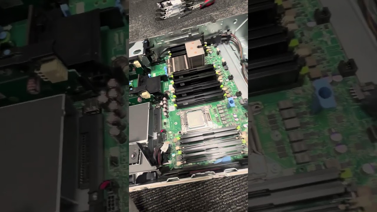 Dell PowerEdge R720 Blade Server Disassembled - Rolando Fonseca