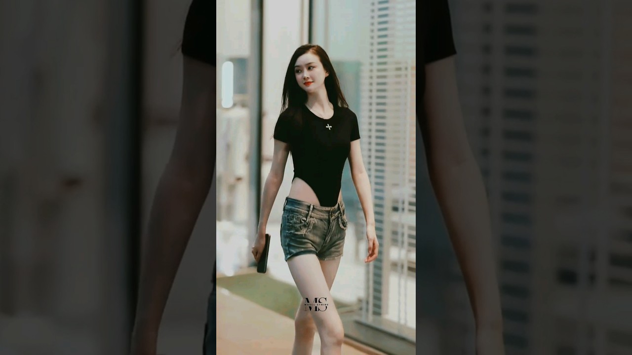 chinese street fashion models female name #shorts #modelstride #chinsesstreetfashion