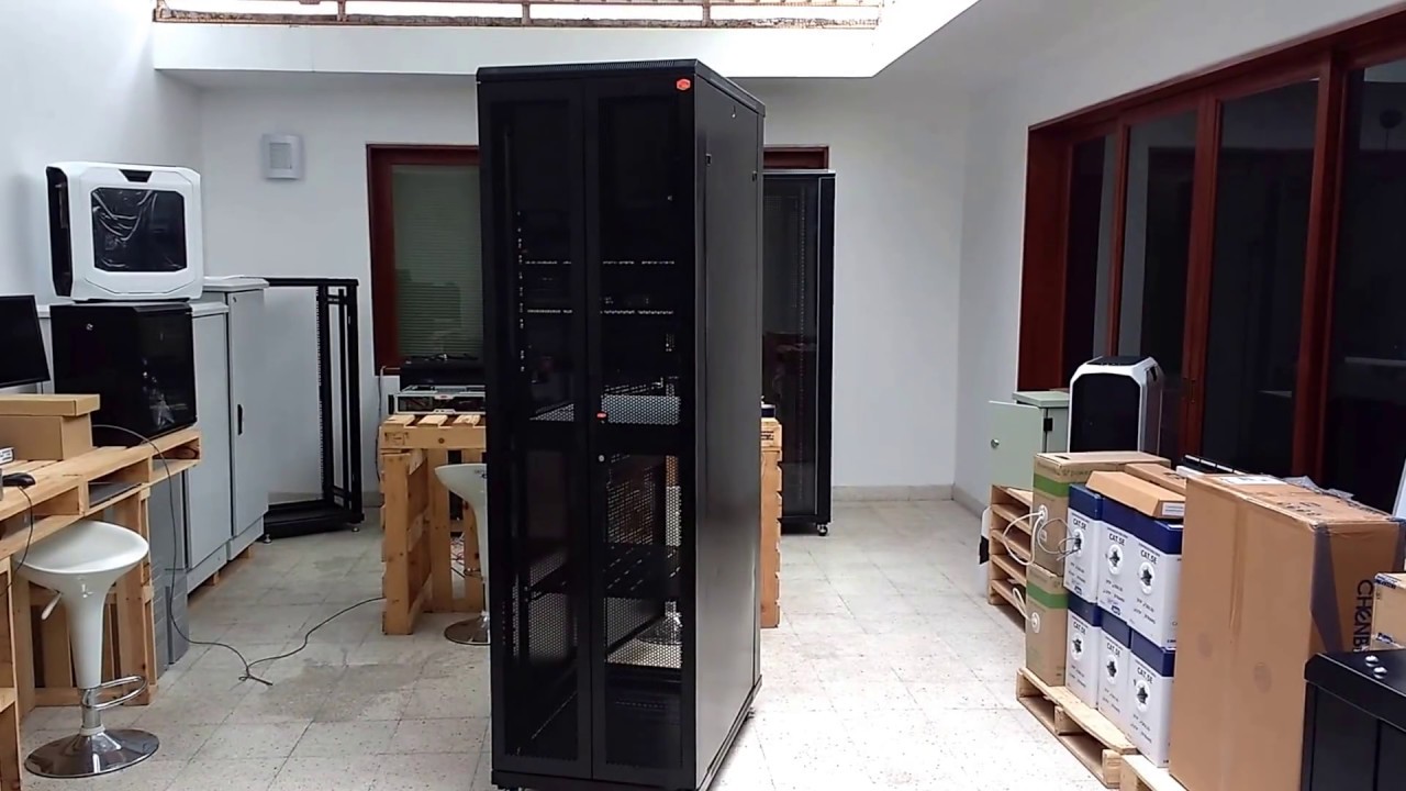 Armario / Gabinete RACK ServerGuru® 42U DATACENTER