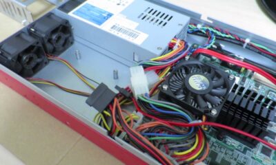 Akihabara Junk Finds: A "1/2U" Rackmount Server (Part 1) - Inspection and Initial Power On