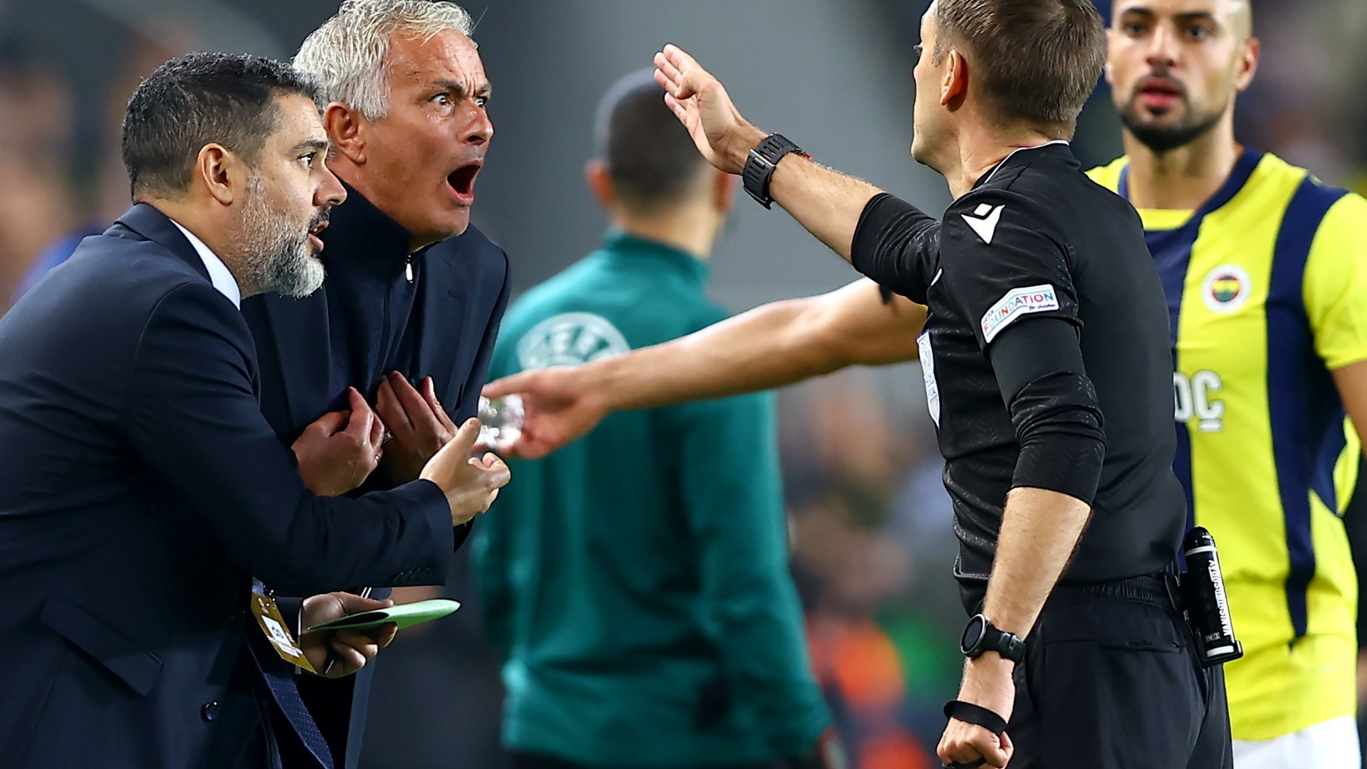 Fenerbahce 1-1 Man Utd LIVE RESULT: Jose Mourinho SENT OFF in frenetic Europa League clash that ends level