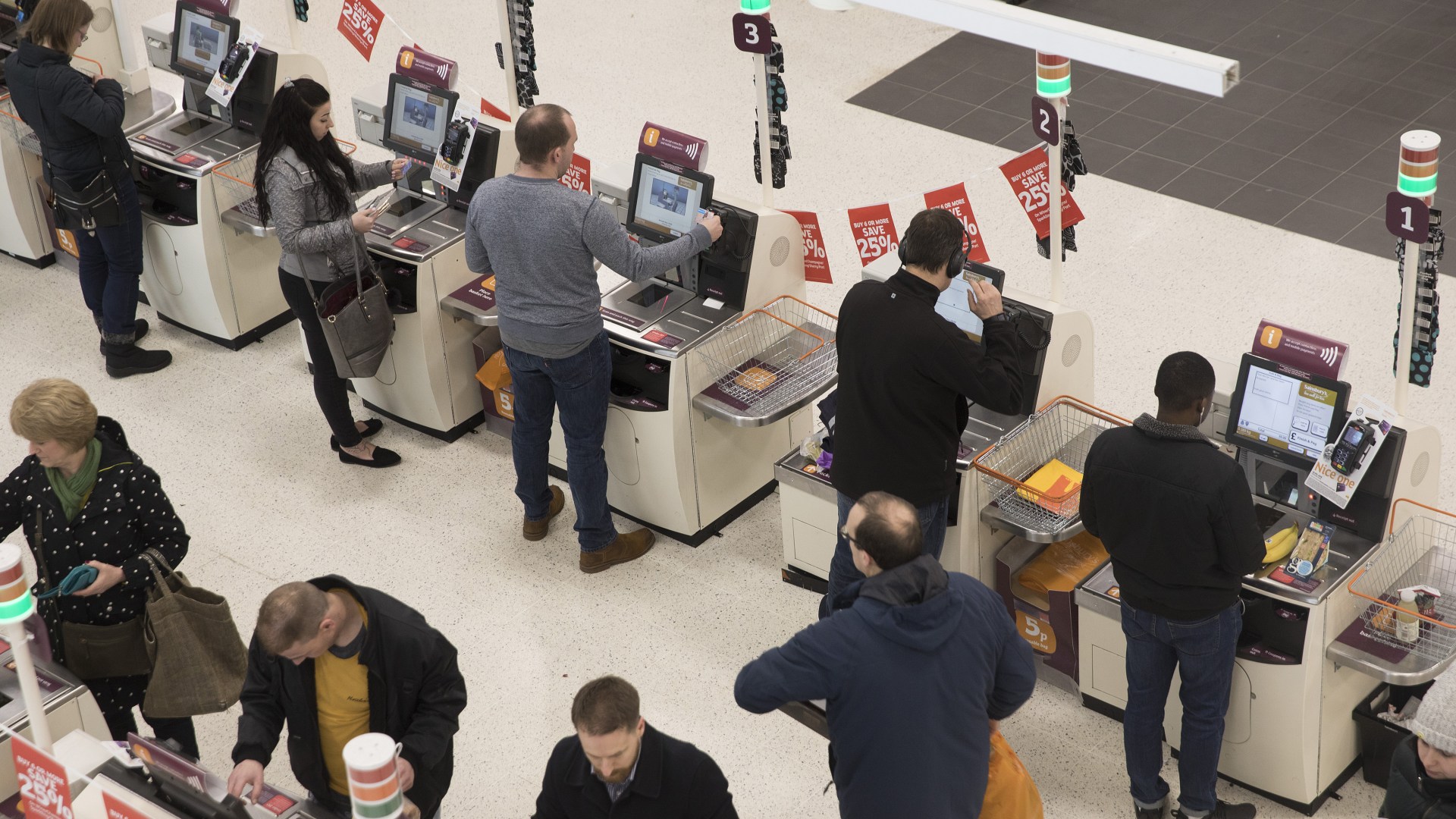 Major supermarket trials self-checkout change so shoppers can scan a big shop themselves