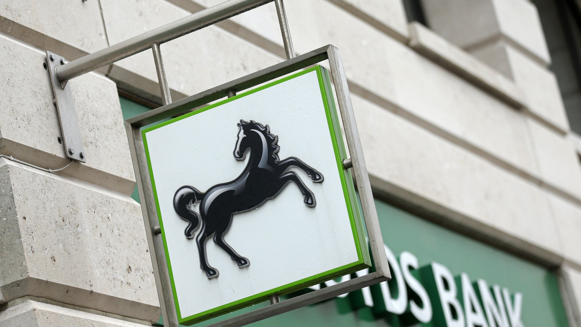 Lloyds Bank down UPDATES: Hundreds of users also locked out of mobile banking services at Halifax and Bank of Scotland