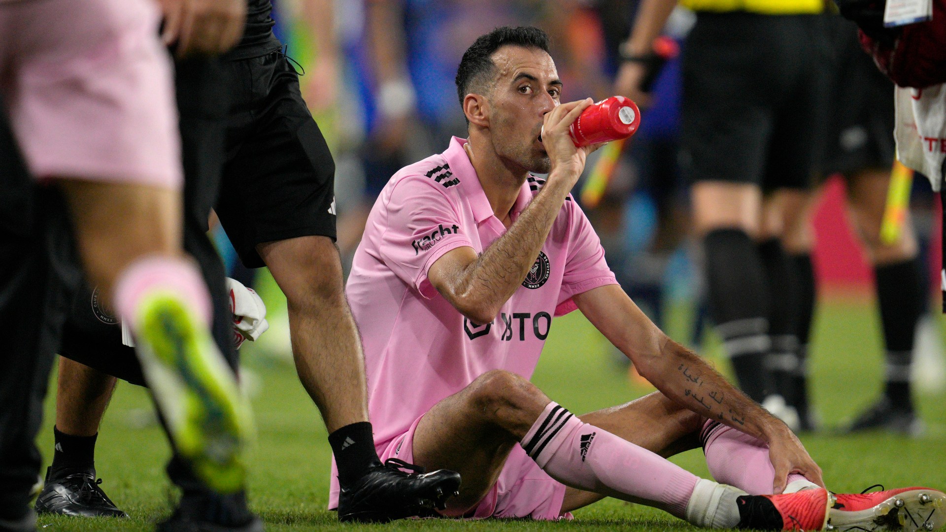 'Sergio Busquets is an absolute crybaby - I gave Barcelona legend a stern warning'