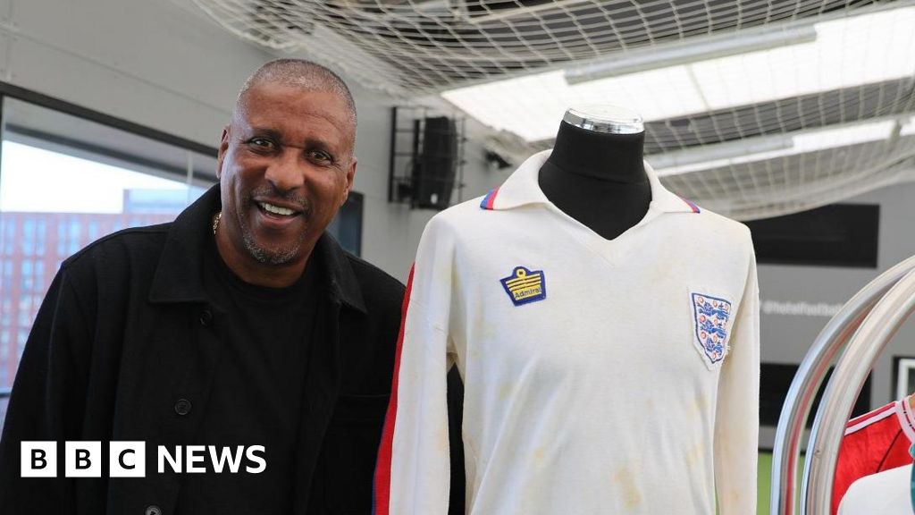 Viv Anderson's historic shirt fails to sell at auction