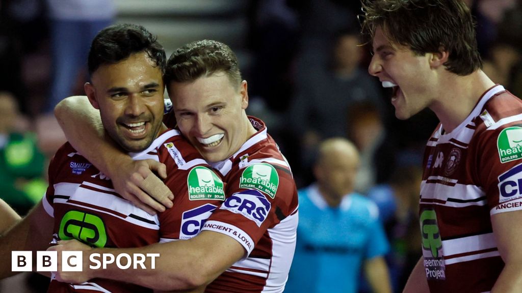 Super League: Wigan Warriors 38-0 Leigh Leopards