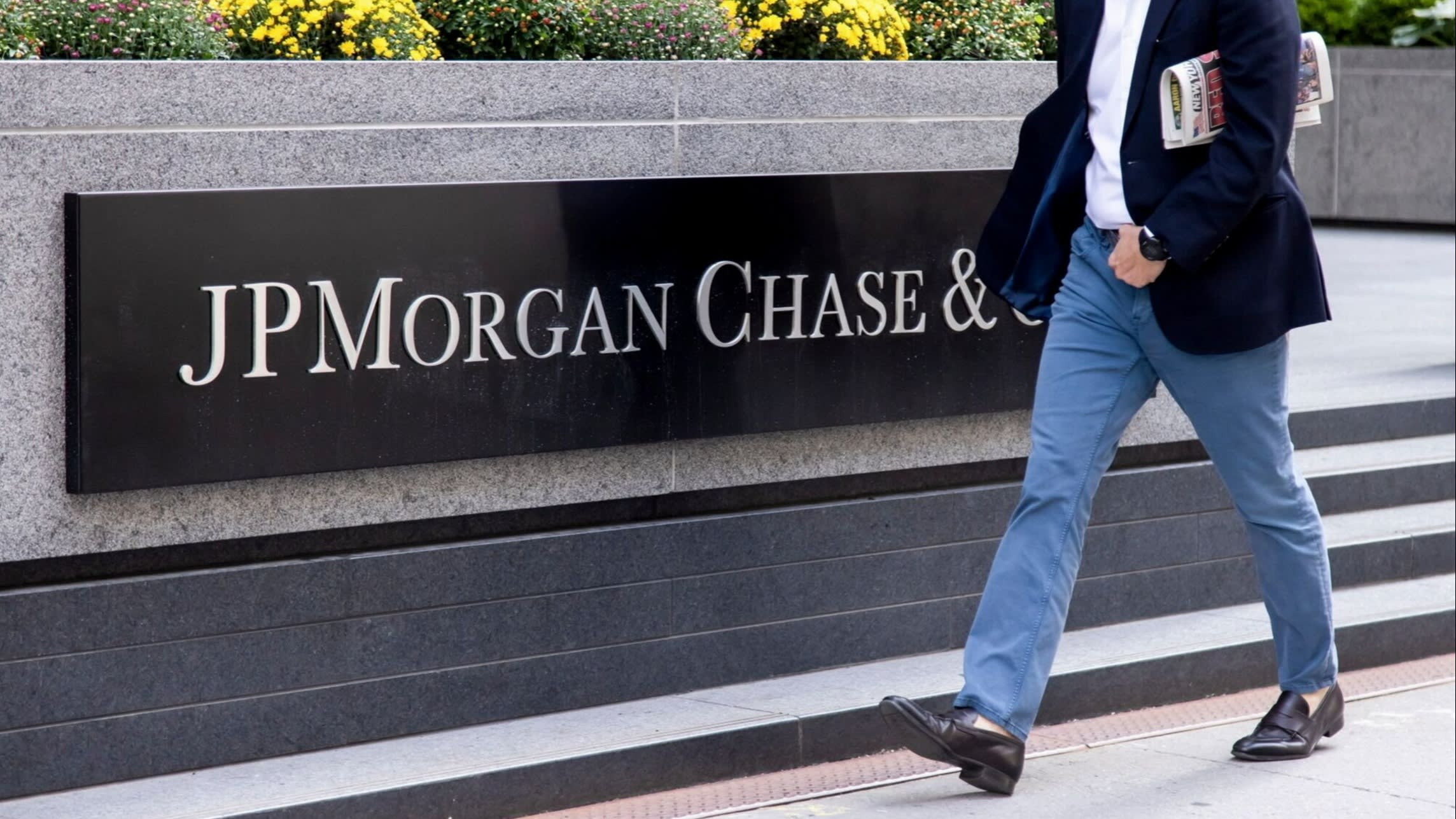 JPMorgan and Wells Fargo beat forecasts as US consumers show resilience