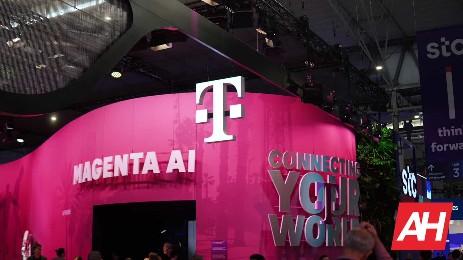 T-Mobile to help self-driving cars run on a loop with its 5G network