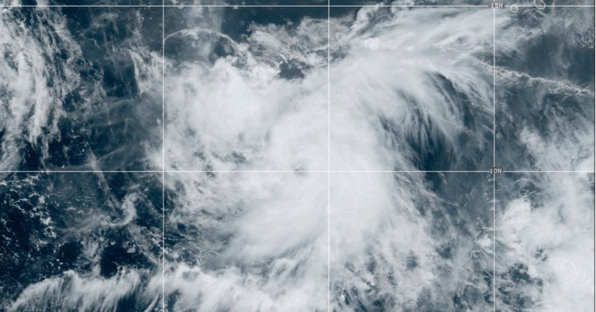 Hurricane Leslie Path: Where It's Heading and What to Know