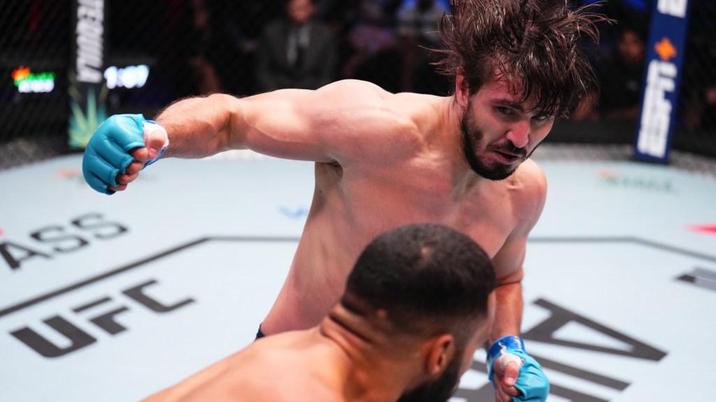 Alex Pereira convinces Dana White to sign Artem Vakhitov