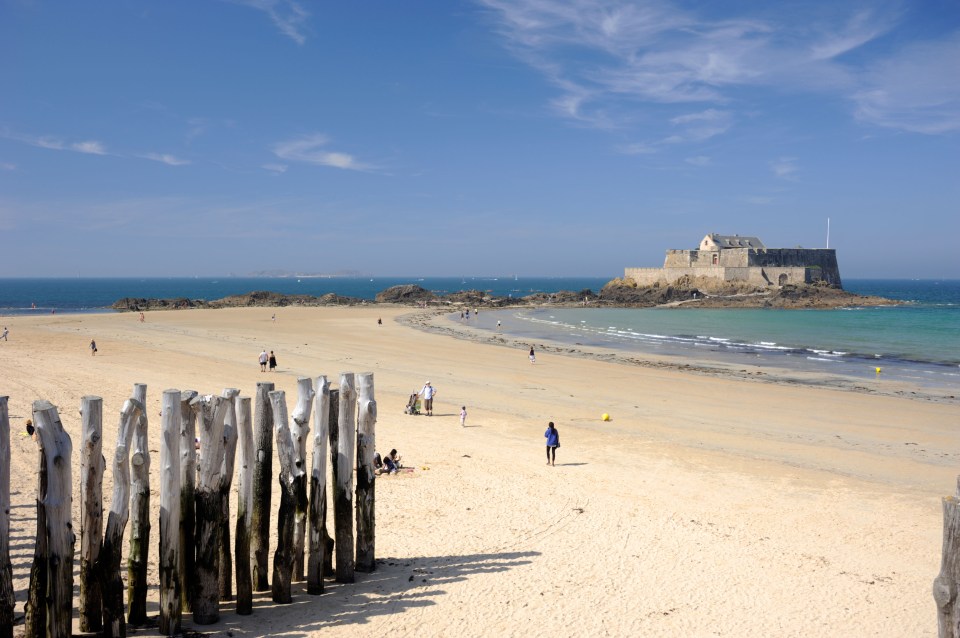 Brittany has lots of beautiful beaches with long stretches of white sand and turquoise water