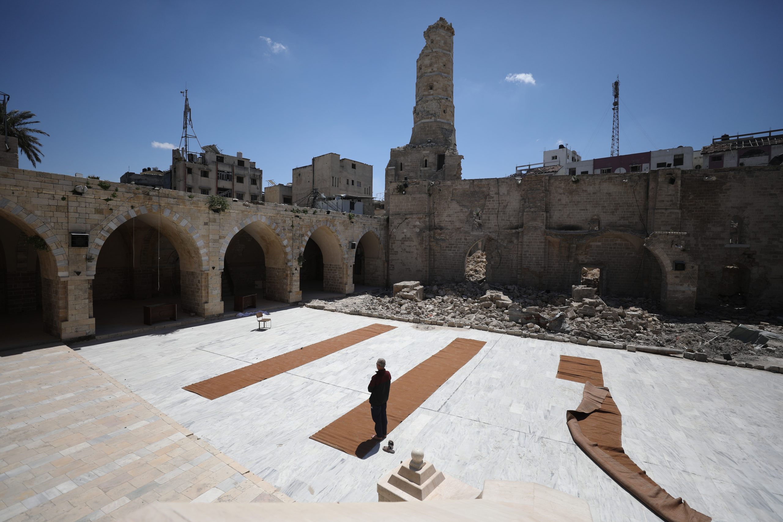 Worshipping in the ruins of Gaza's mosques