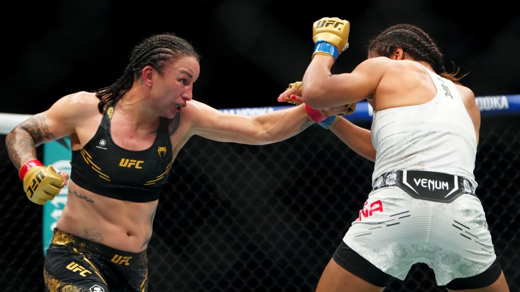 Raquel Pennington issues statement on loss to Julianna Peña